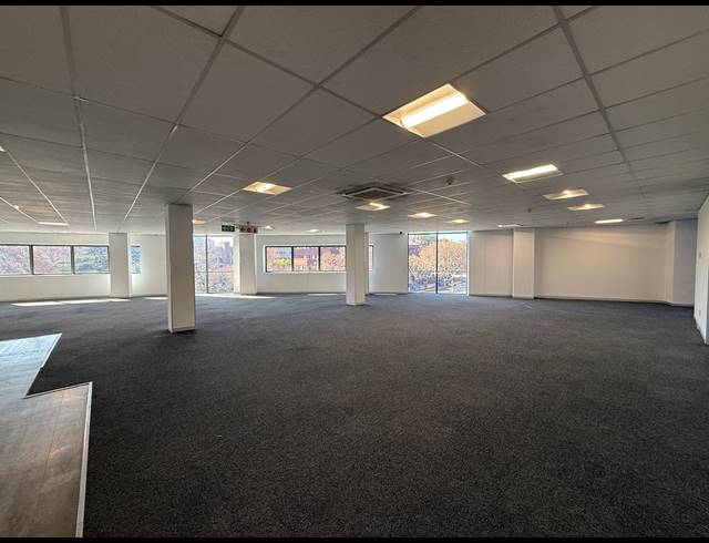355M² OFFICE TO LET IN PARKTOWN